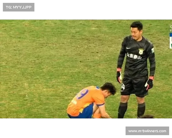 横滨水手队长在备战中强调冷静应对泰山球员挑战 横滨水手队长在备战中强调冷静应对泰山球员挑战