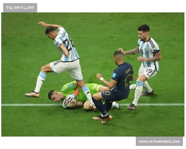 马丁内斯扑点球成功率究竟有多高揭秘他的守门秘诀与技巧 马丁内斯扑点球成功率究竟有多高揭秘他的守门秘诀与技巧